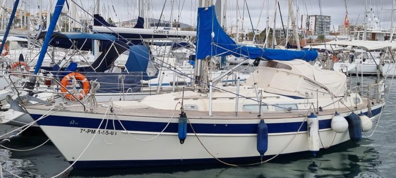 Лодка парусная