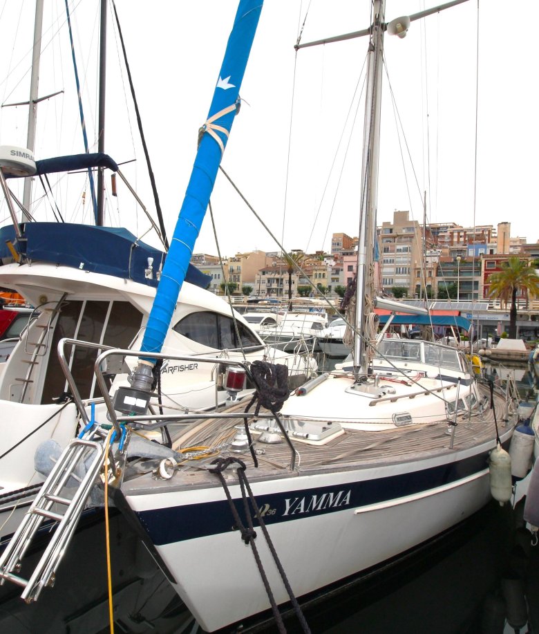 Парусная лодка