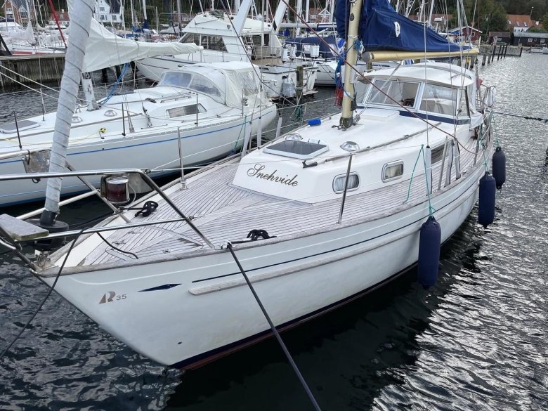 Яхта дорогая