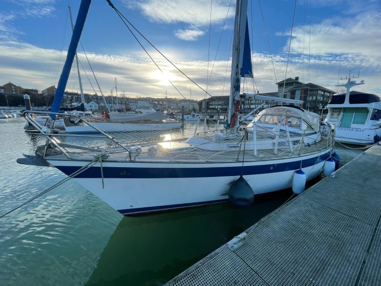 Парусная яхта