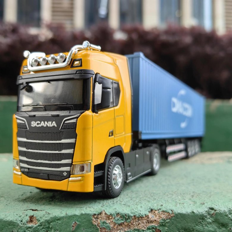 Игрушка фура scania