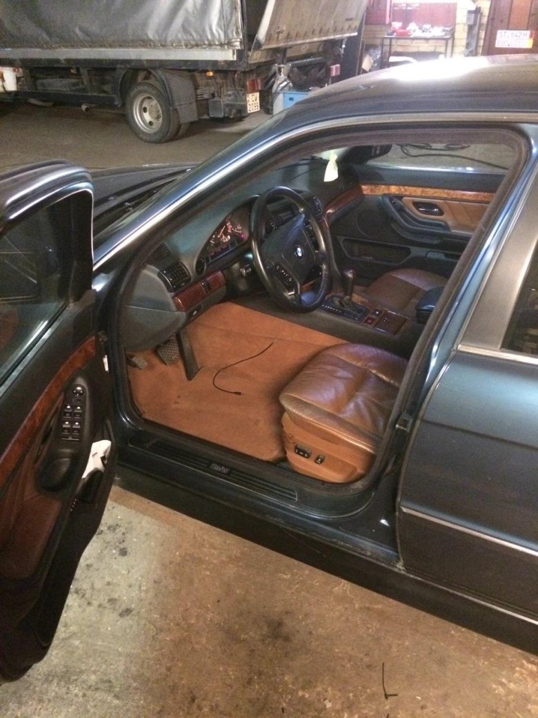 Бмв 7 серии 1999