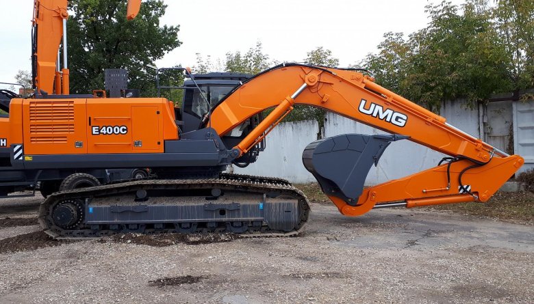 Экскаватор на гусеничном ходу