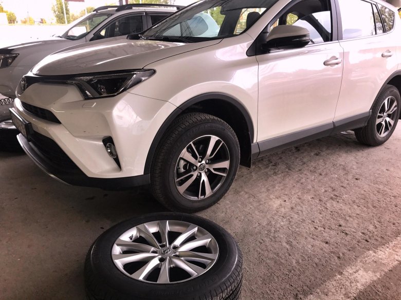 Toyota rav4 xa40