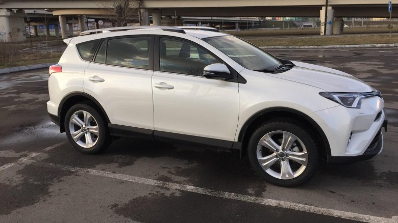 Тойота рав 4 2014