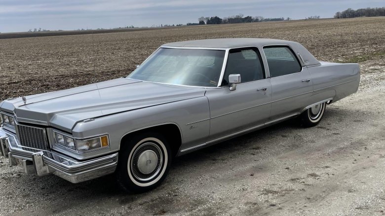 Cadillac fleetwood brougham 1976