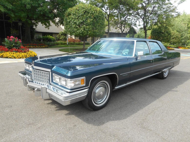Cadillac fleetwood brougham 1976