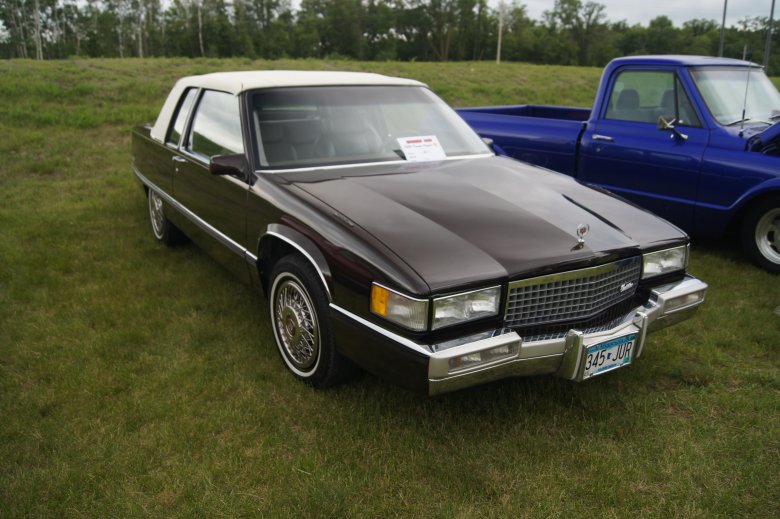 Кадиллак купе девиль 1985