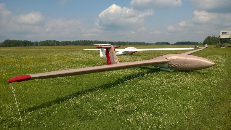 Планер лак-12 летува