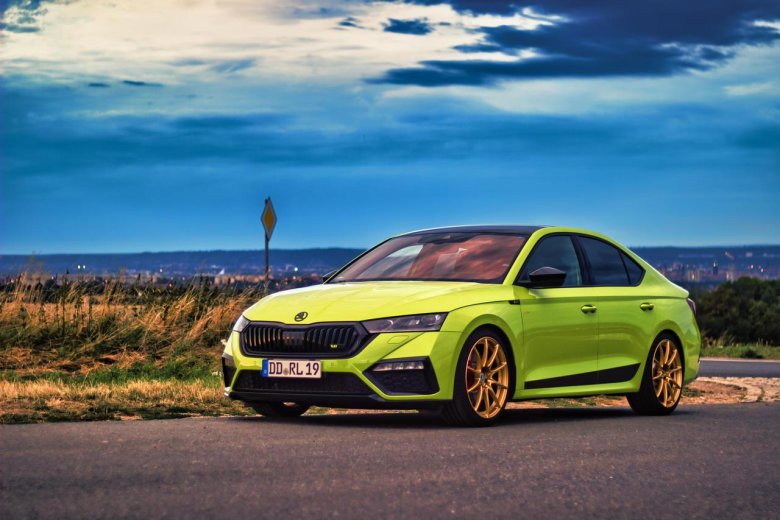 Skoda octavia rs 2023