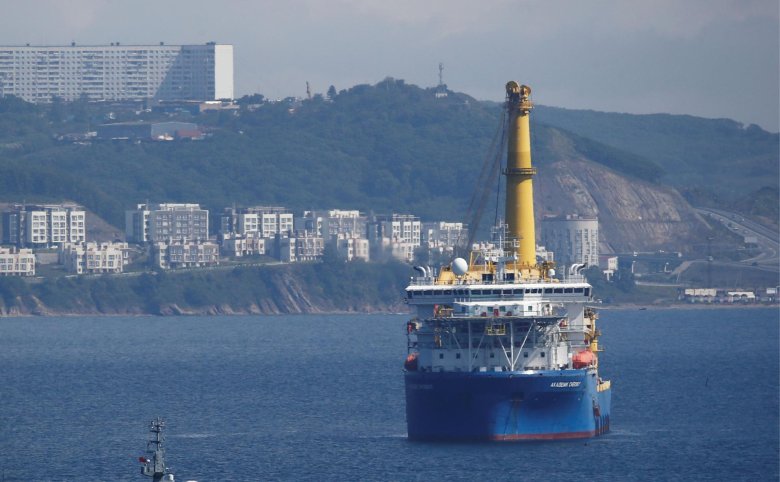 Судно-трубоукладчик «академик черский»