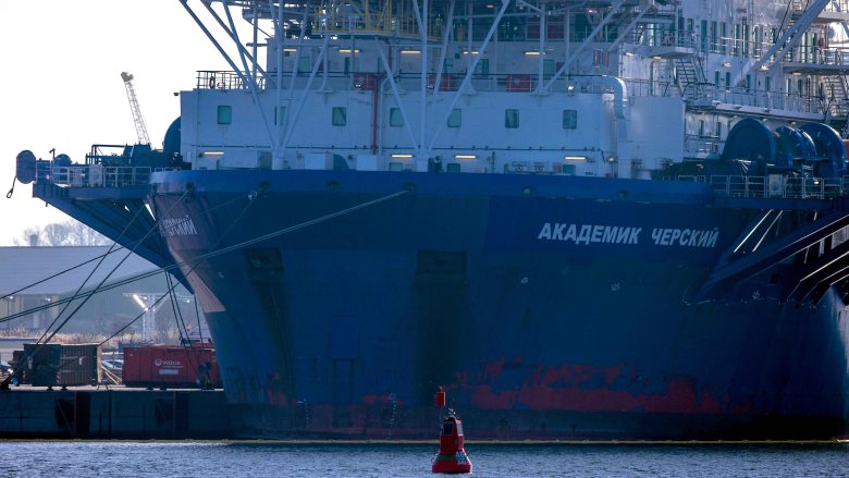 Судно-трубоукладчик «академик черский»
