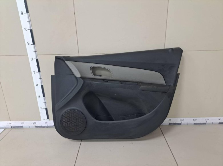 Chevrolet cruze обшивка двери