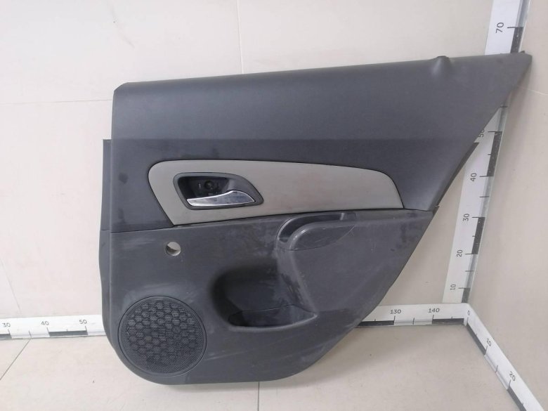Дверная карта задняя левая шевроле круз