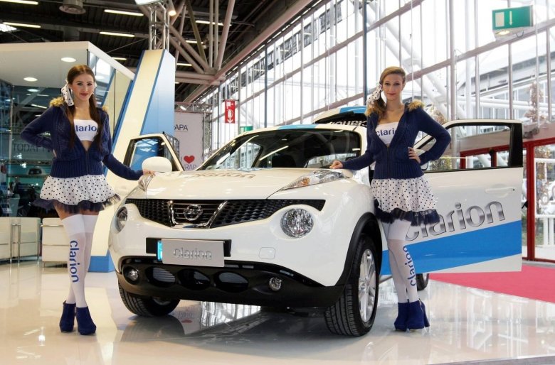 Ниссан жук 2012 белый