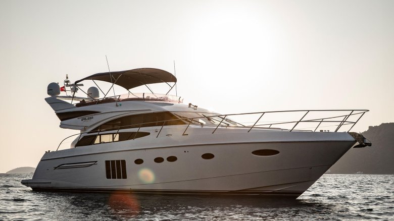 Моторная яхта amaretto