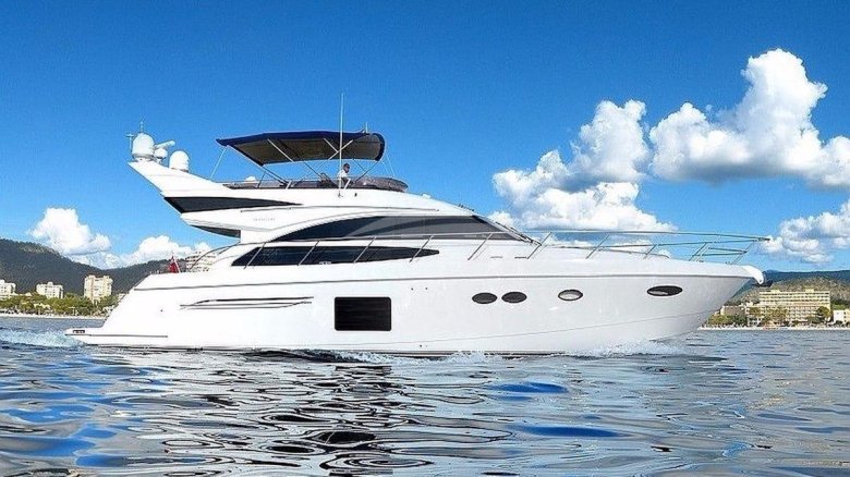 Яхта моторная princess 68