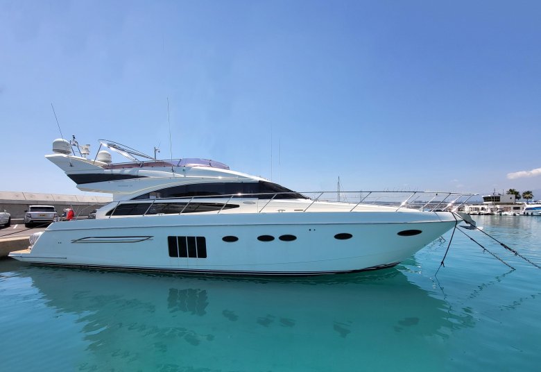 Яхта принцесс 98