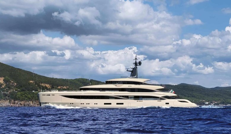Luxury superyacht crn 74m