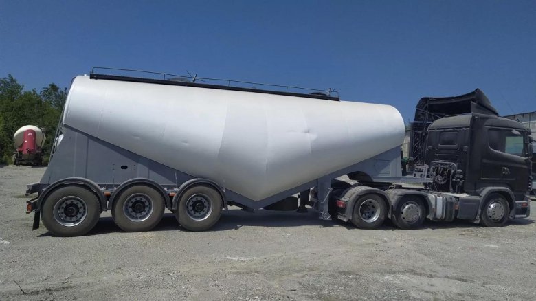 Полуприцеп цементовоз