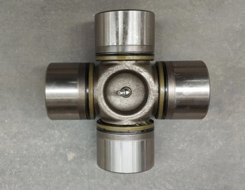 Крестовина карданного вала донг фенг