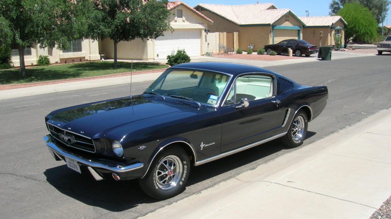 Ford mustang 2+2 fastback