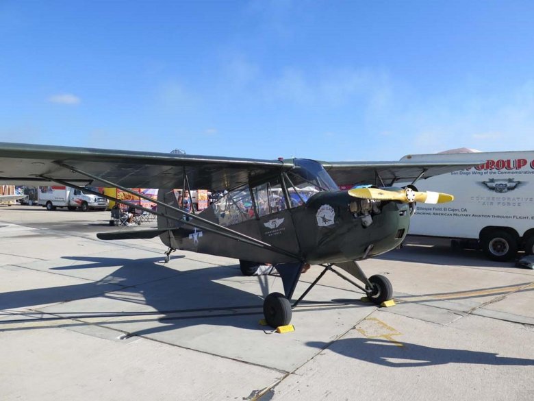 Самолет военные