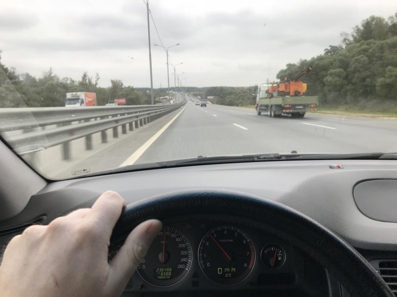 За рулем по трассе