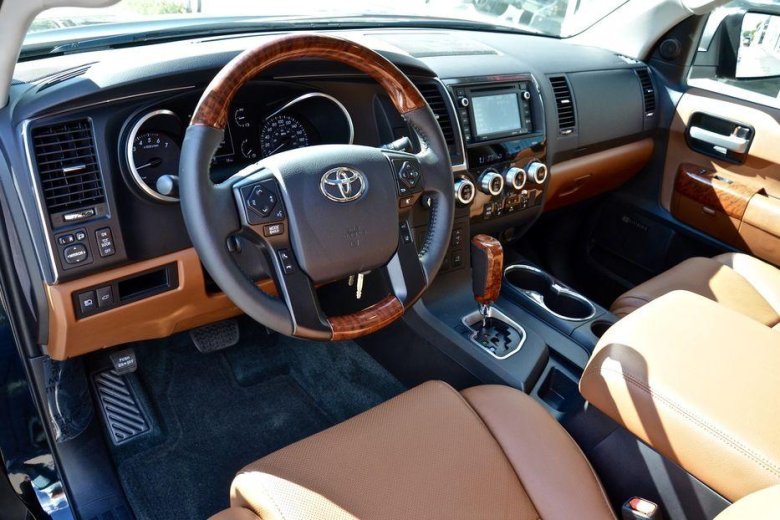 Тойота секвойя 2016 салон