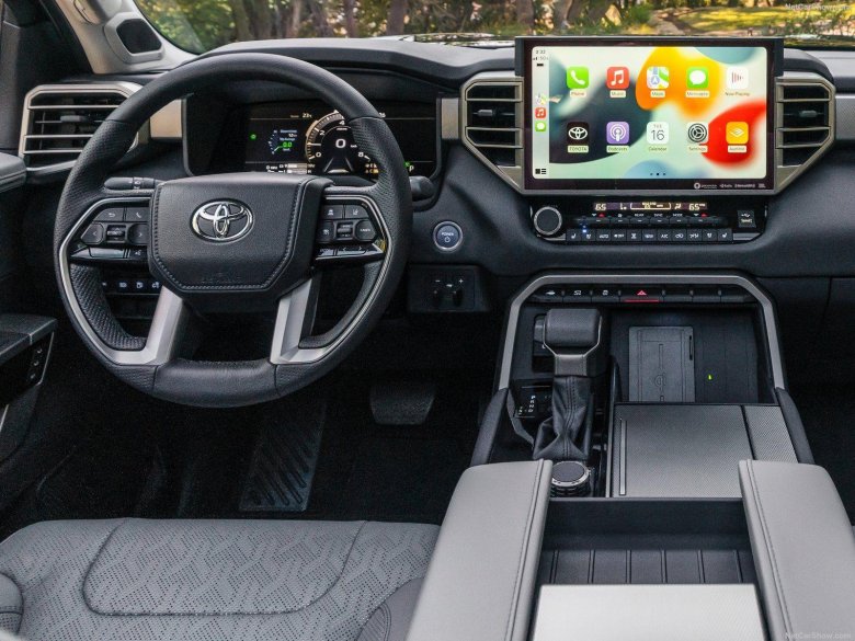 Тойота секвойя 2024 салон