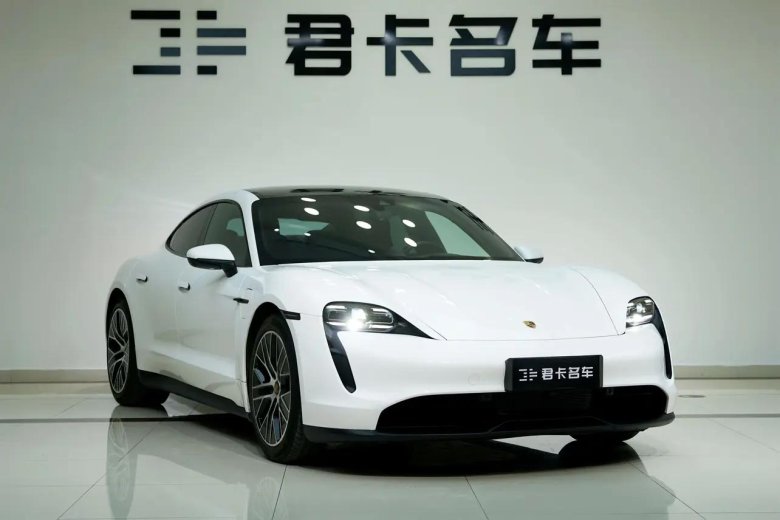 Автомобиль porsche