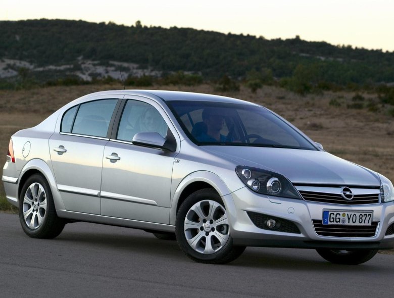 Opel astra h sedan
