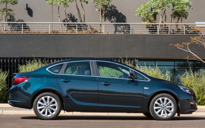 Opel astra 2013 седан