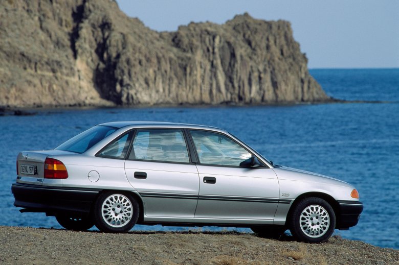 Опель астра 1994 седан