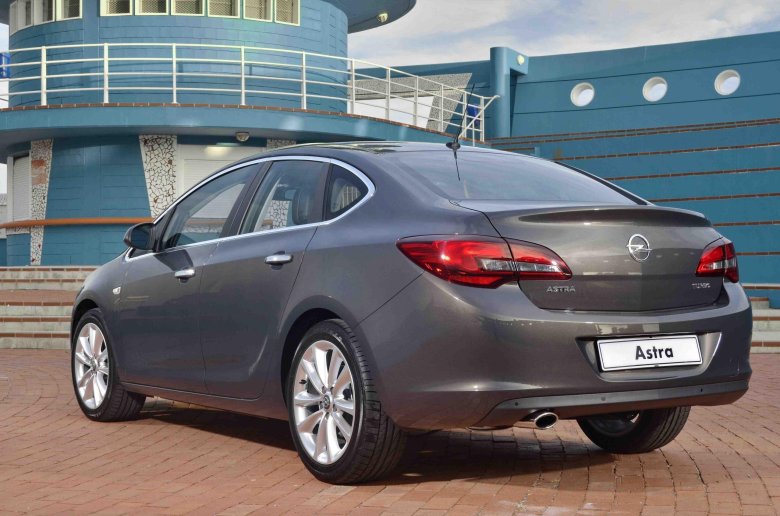 Опель астра 2015 седан