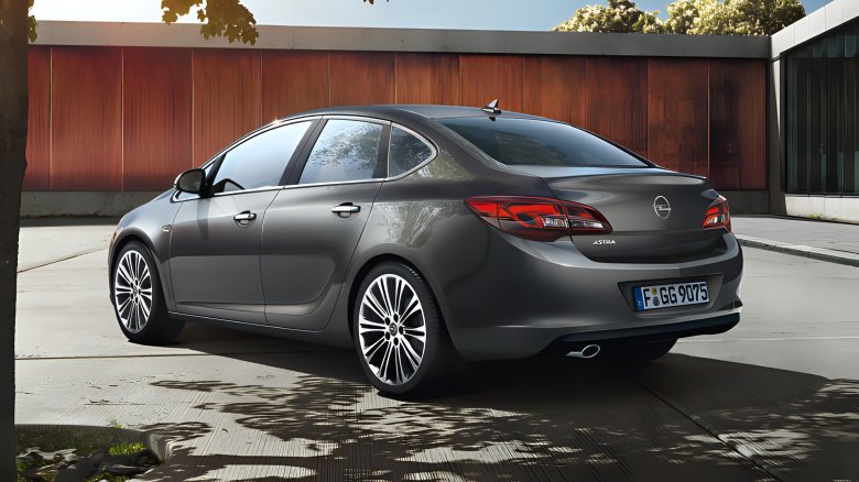 Opel astra j седан