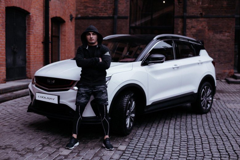 Geely coolray черная