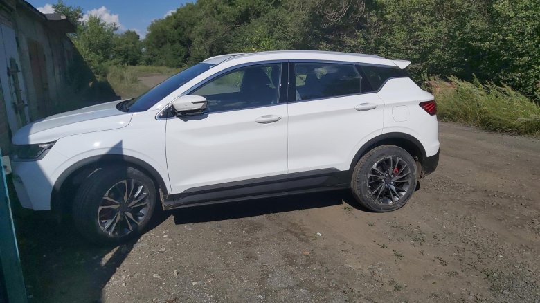 Geely coolray 2020 белый