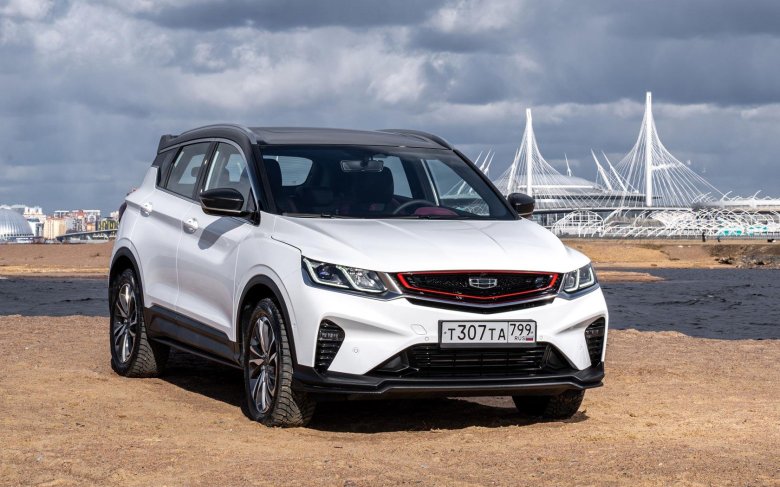 Geely coolray белая