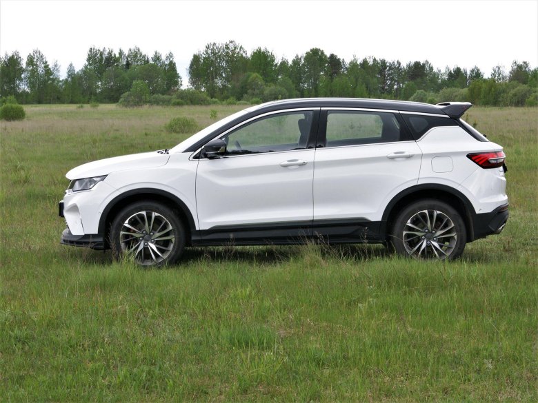 Белый geely coolray