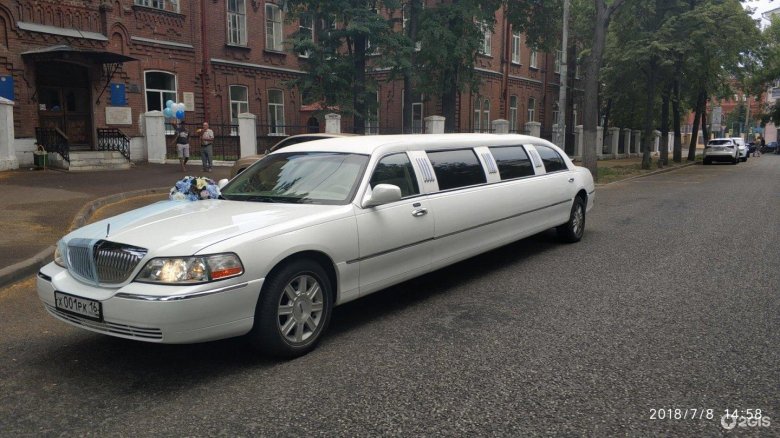 Lincoln town car лимузин 2004