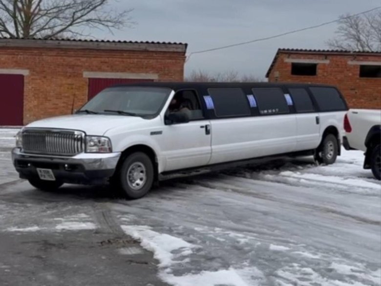 Форд экскершн лимузин