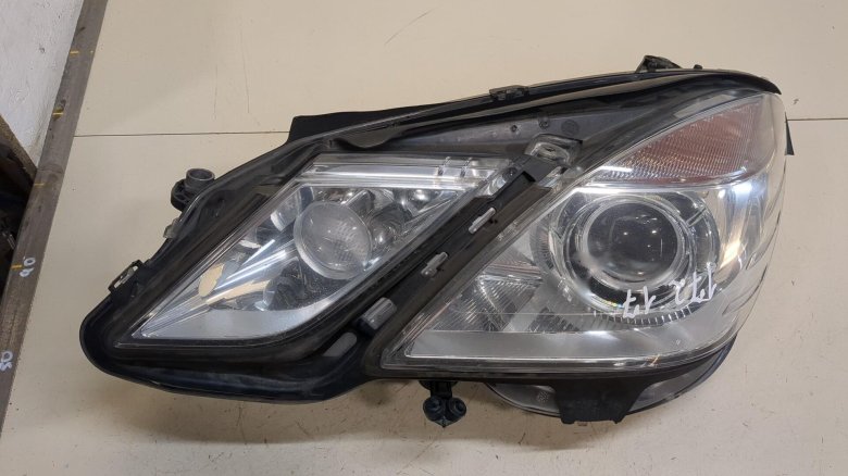 Фара левая mercedes benz