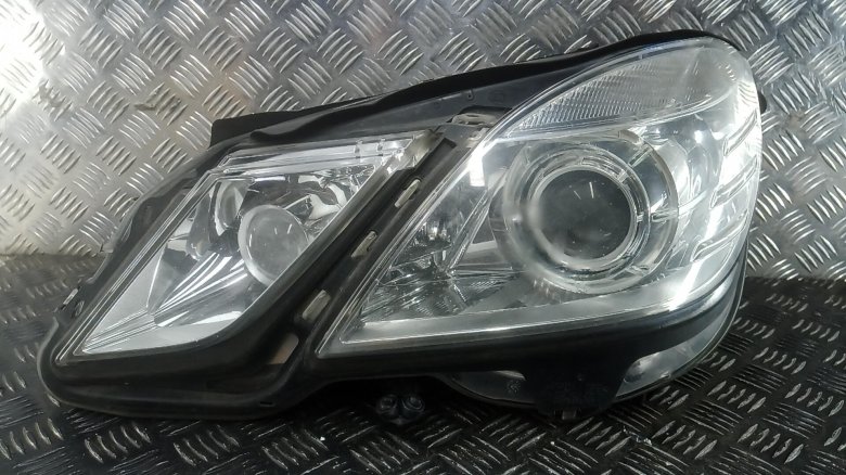 Мерседес бенц е 212