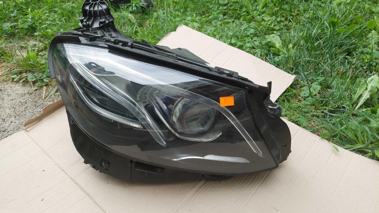 Фара правая mercedes benz