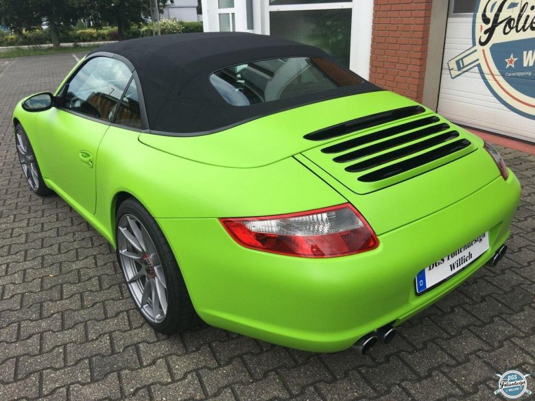 Porsche 911 зеленый