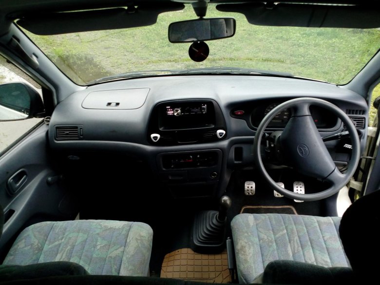 Toyota town ace noah 1998