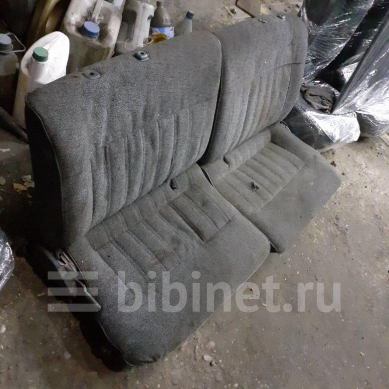 Заднее сиденье