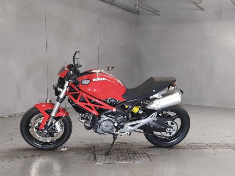 Ducati monster 696