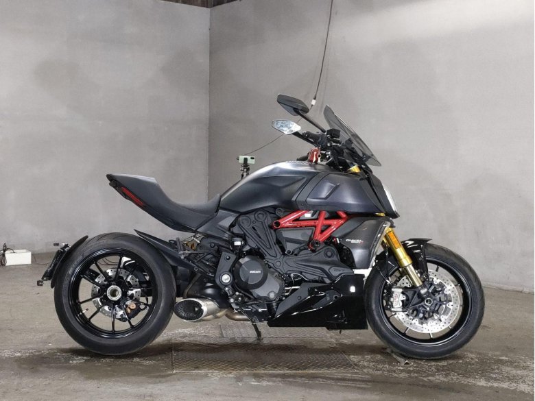 Мотоцикл ducati diavel
